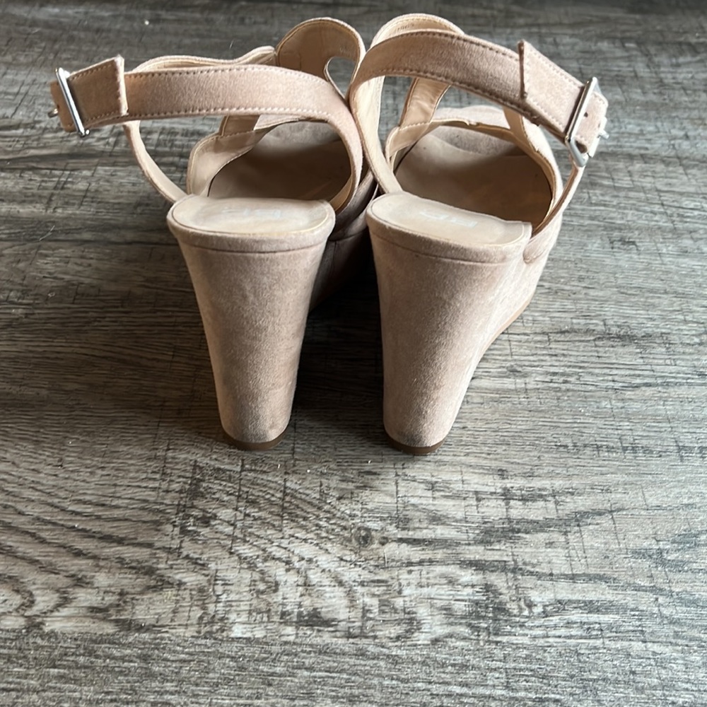 Wedges - Picture 2 of 4